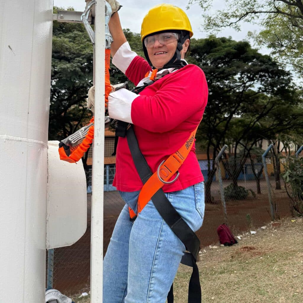 Trabalho em altura realizado pela Safety Rescue