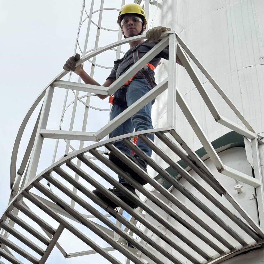 Trabalho em altura realizado pela Safety Rescue